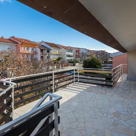 Apartment In 41207